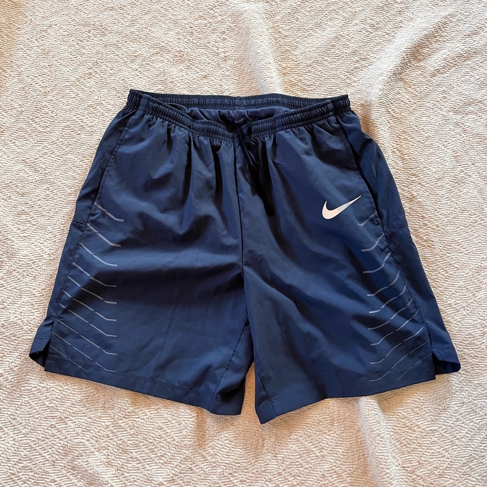 NWOT blue Nike Challenger men shorts